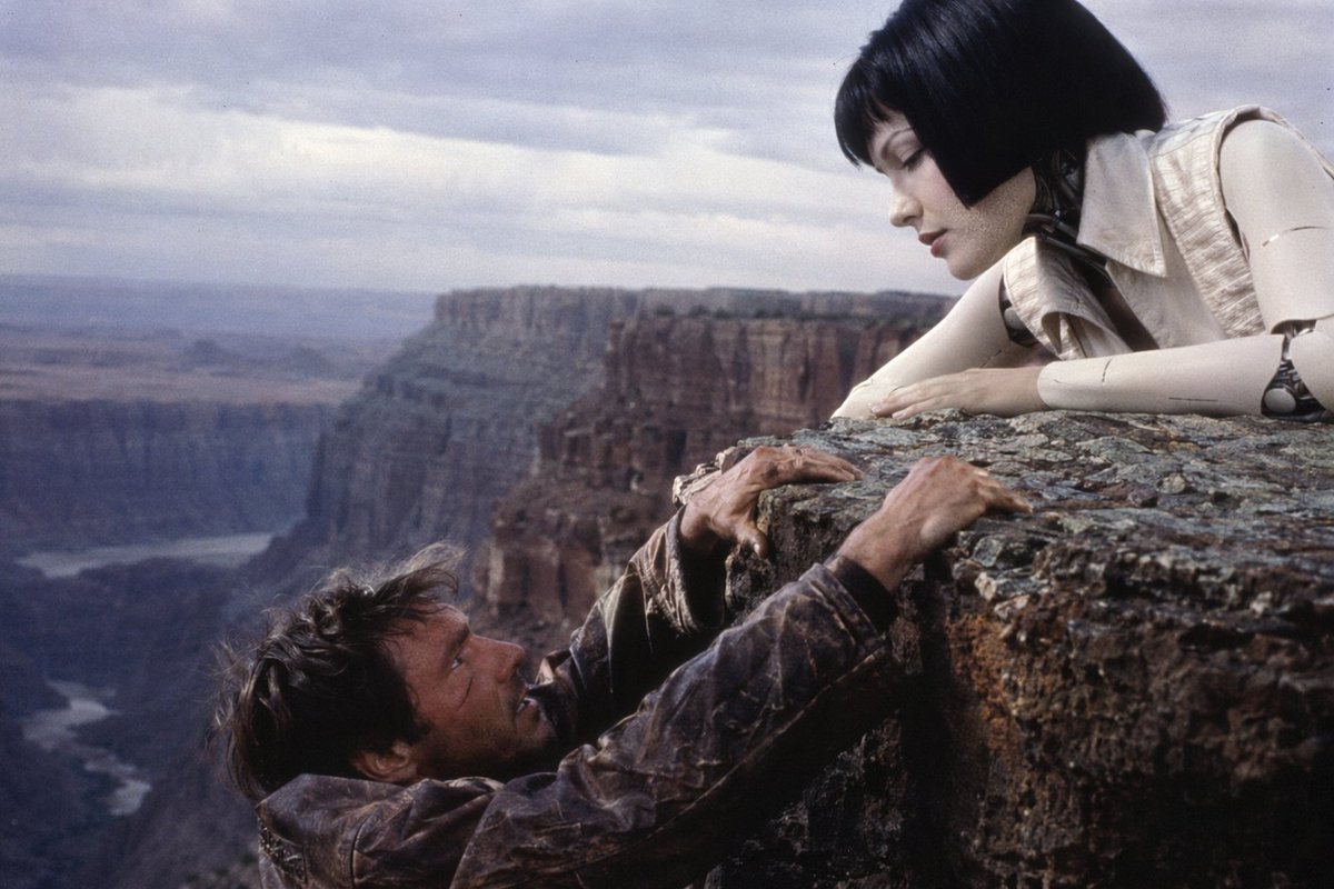 角色设定 GPT Image 2 提示词：90s Sci-Fi Cliffhanger Movie Still
