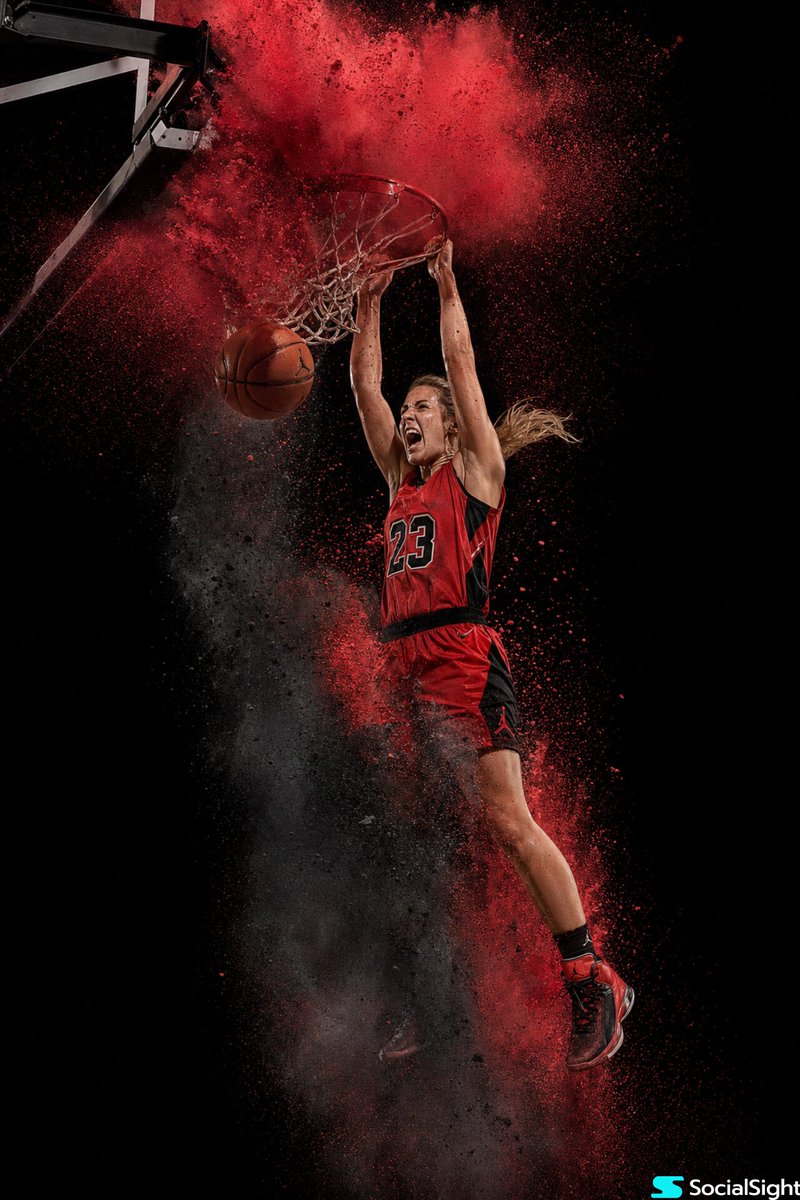 产品视觉 GPT Image 2 提示词：Action Basketball Dunk with Powder Explosion