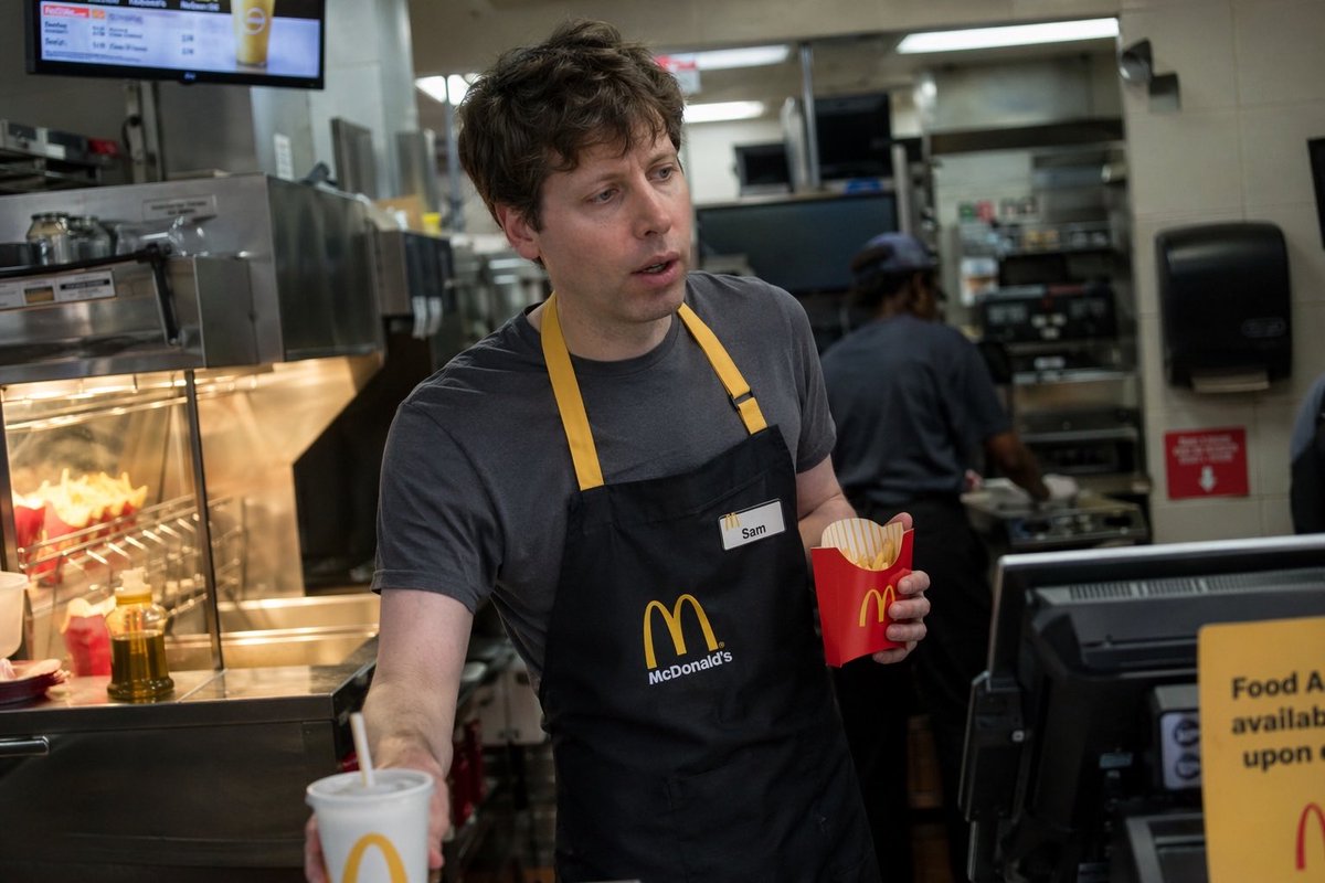 产品视觉 GPT Image 2 提示词：Celebrity Fast Food Worker Candid