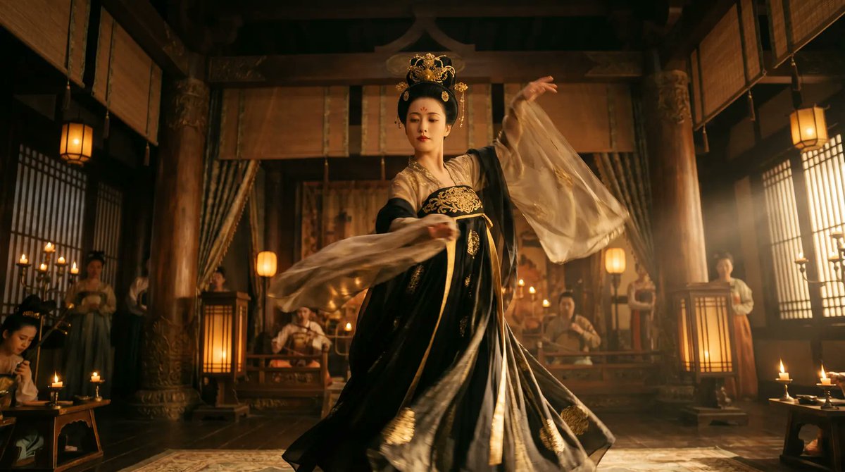 界面稿 GPT Image 2 提示词：Cinematic Tang Court Dancer at Night