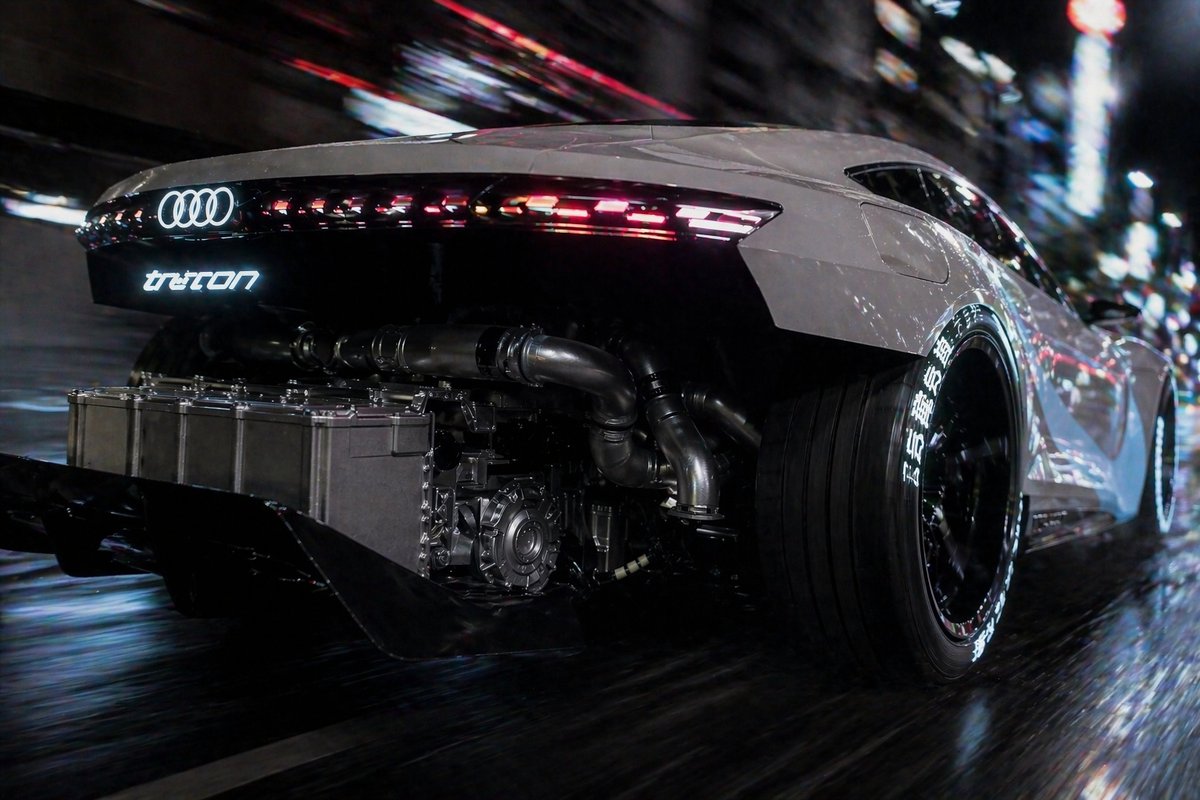 产品视觉 GPT Image 2 提示词：Cyberpunk Audi Rear Chase Shot