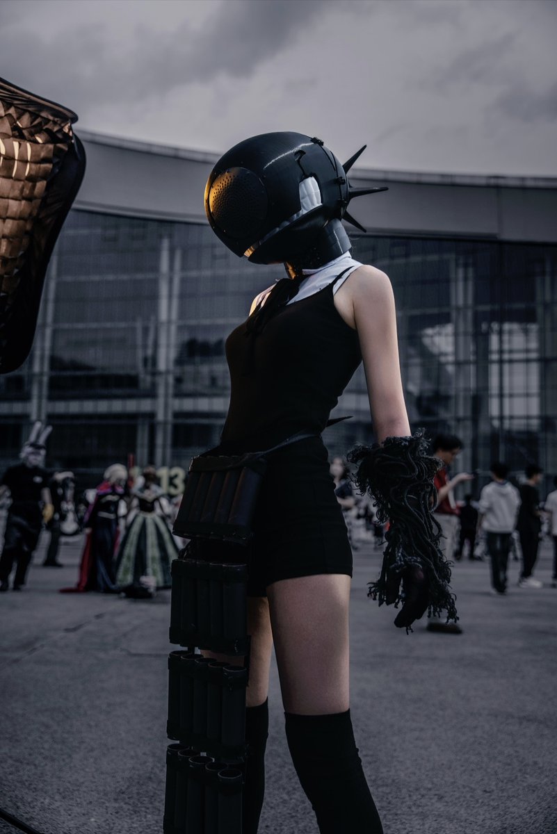 产品视觉 GPT Image 2 提示词：Cyberpunk Cinematic Photo Edit
