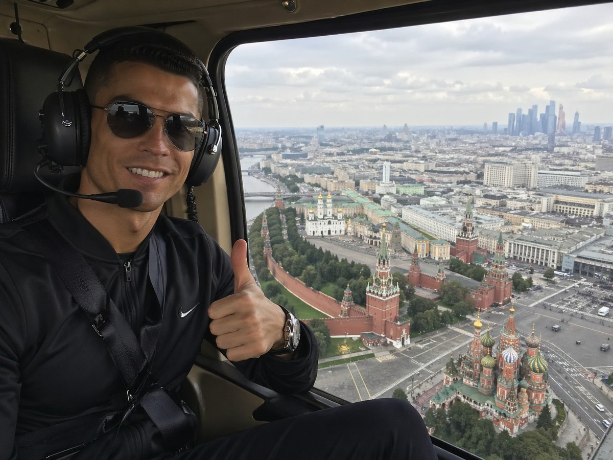 产品视觉 GPT Image 2 提示词：Helicopter Selfie Over Moscow