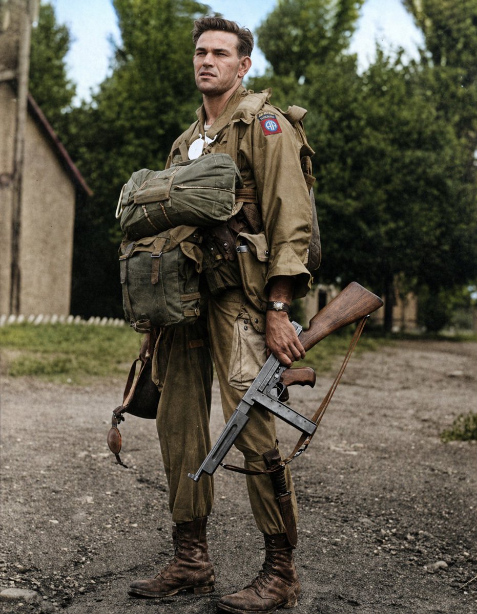 产品视觉 GPT Image 2 提示词：Historical WWII Photo Colorization