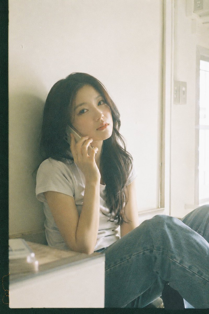 界面稿 GPT Image 2 提示词：Japanese Film Aesthetic Portrait