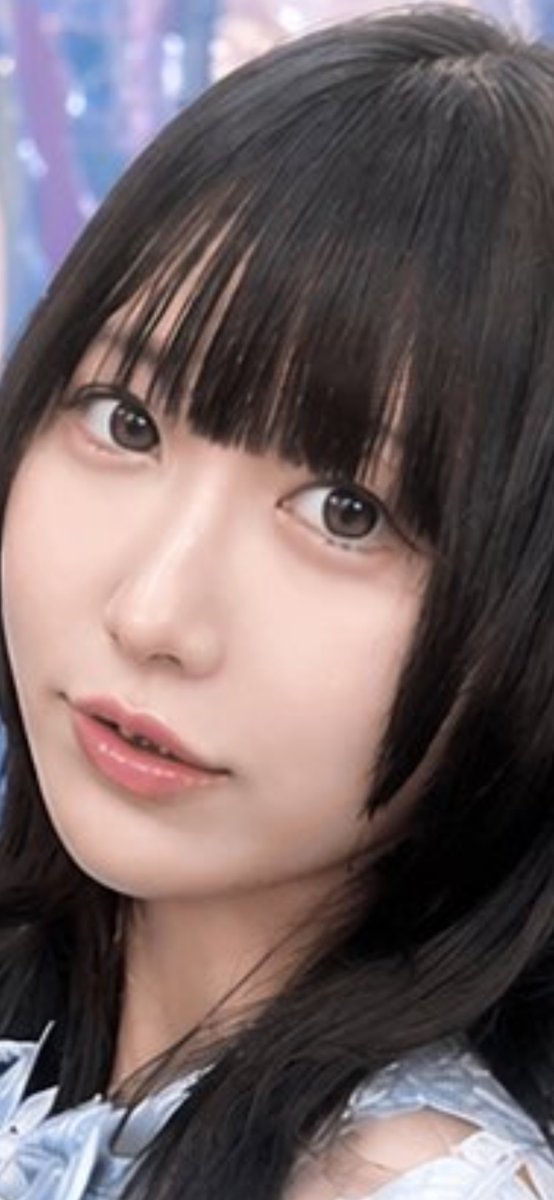 产品视觉 GPT Image 2 提示词：Realistic Japanese Idol Close-Up