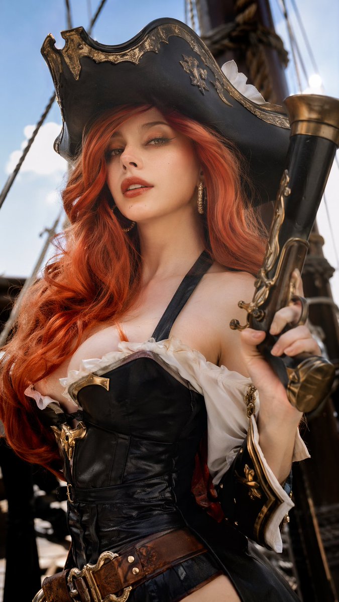 角色设定 GPT Image 2 提示词：Realistic Pirate Cosplay Portrait