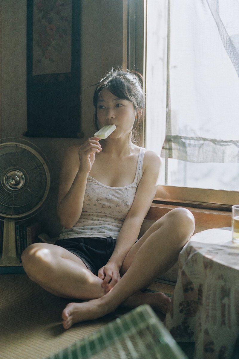 界面稿 GPT Image 2 提示词：Summer Ice Cream Moment