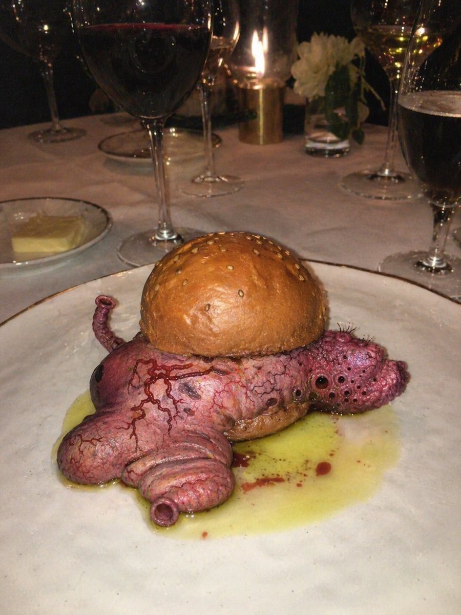 界面稿 GPT Image 2 提示词：Surreal Octopus Burger Fine Dining Photo