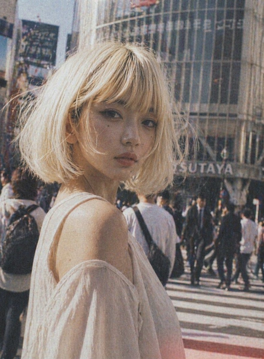 界面稿 GPT Image 2 提示词：Vintage Shibuya Street Portrait